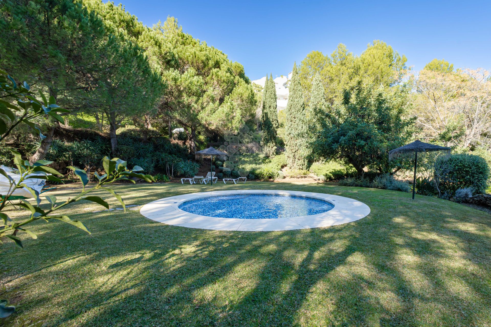 Apartament w Altos de La Quinta, Benahavis