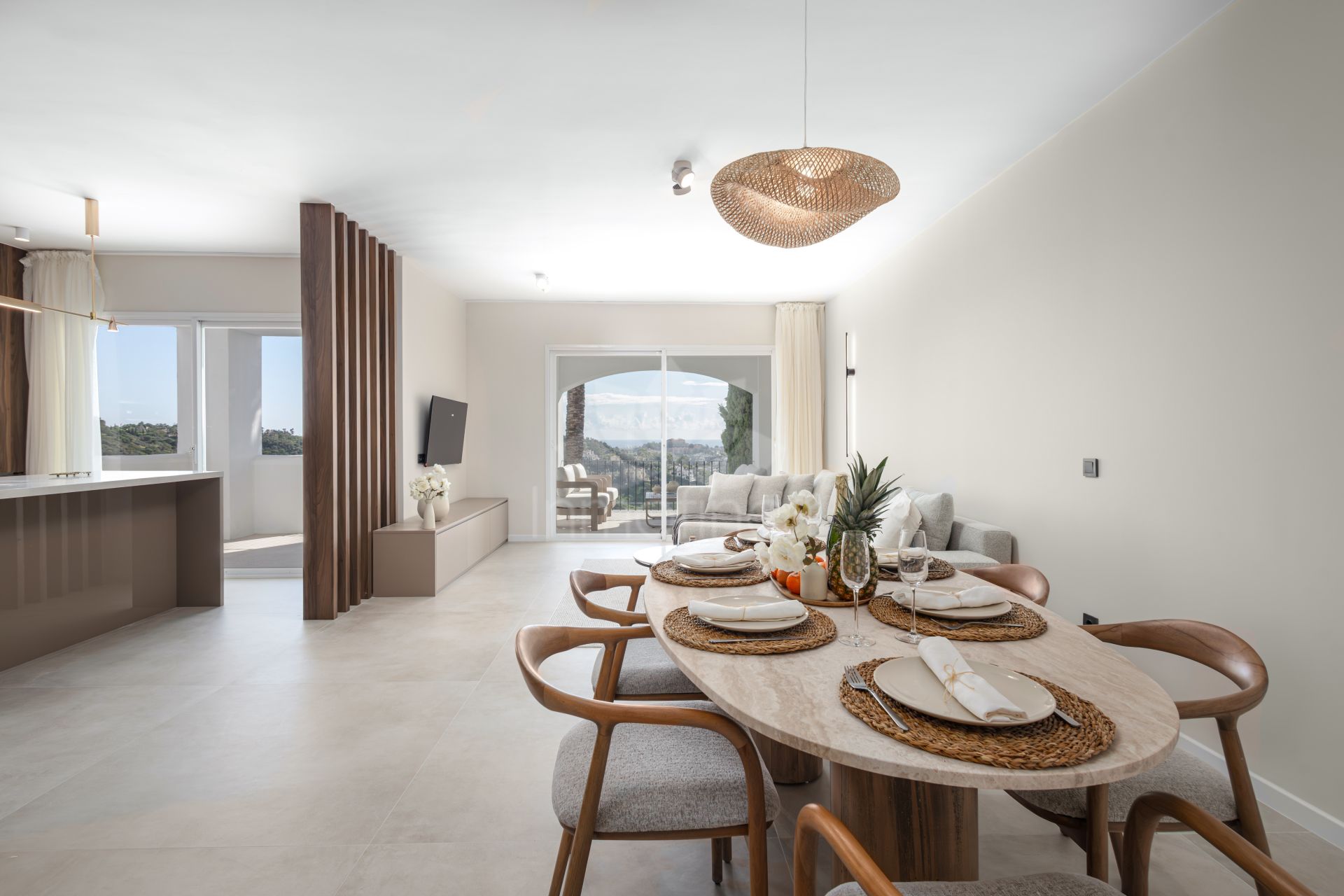 Apartment in Altos de La Quinta, Benahavis