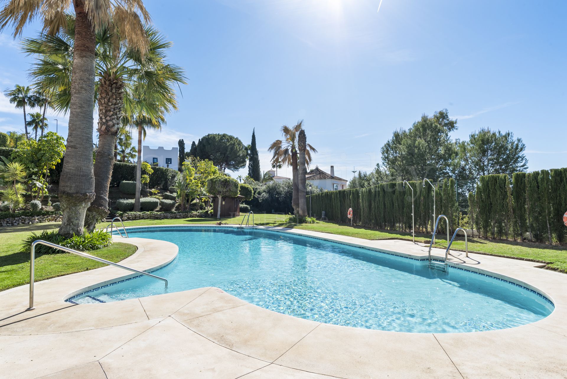 Apartamento Planta Baja en Aloha Royal, Marbella