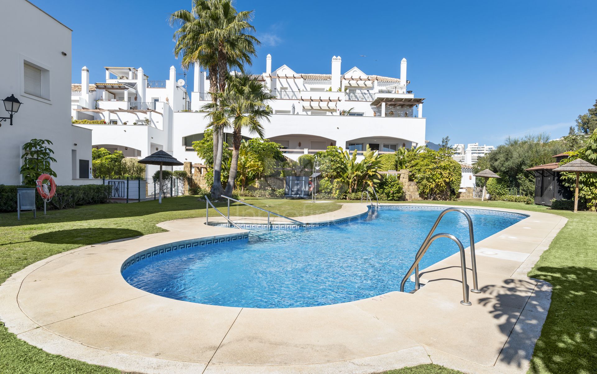 Apartamento Planta Baja en Aloha Royal, Marbella