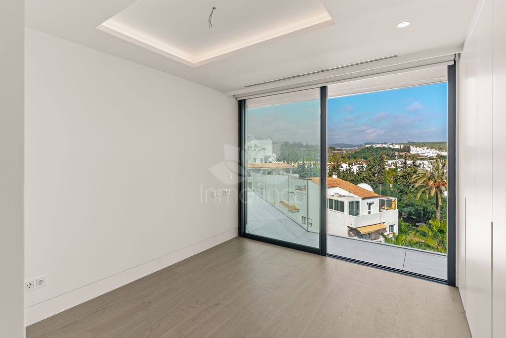 Duplex Penthouse in Estepona