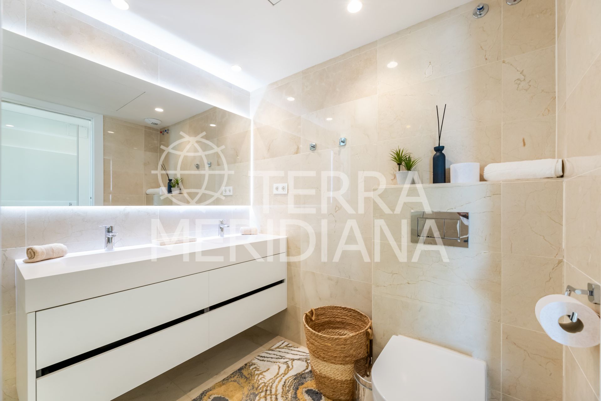 Apartment in Nueva Andalucia, Marbella