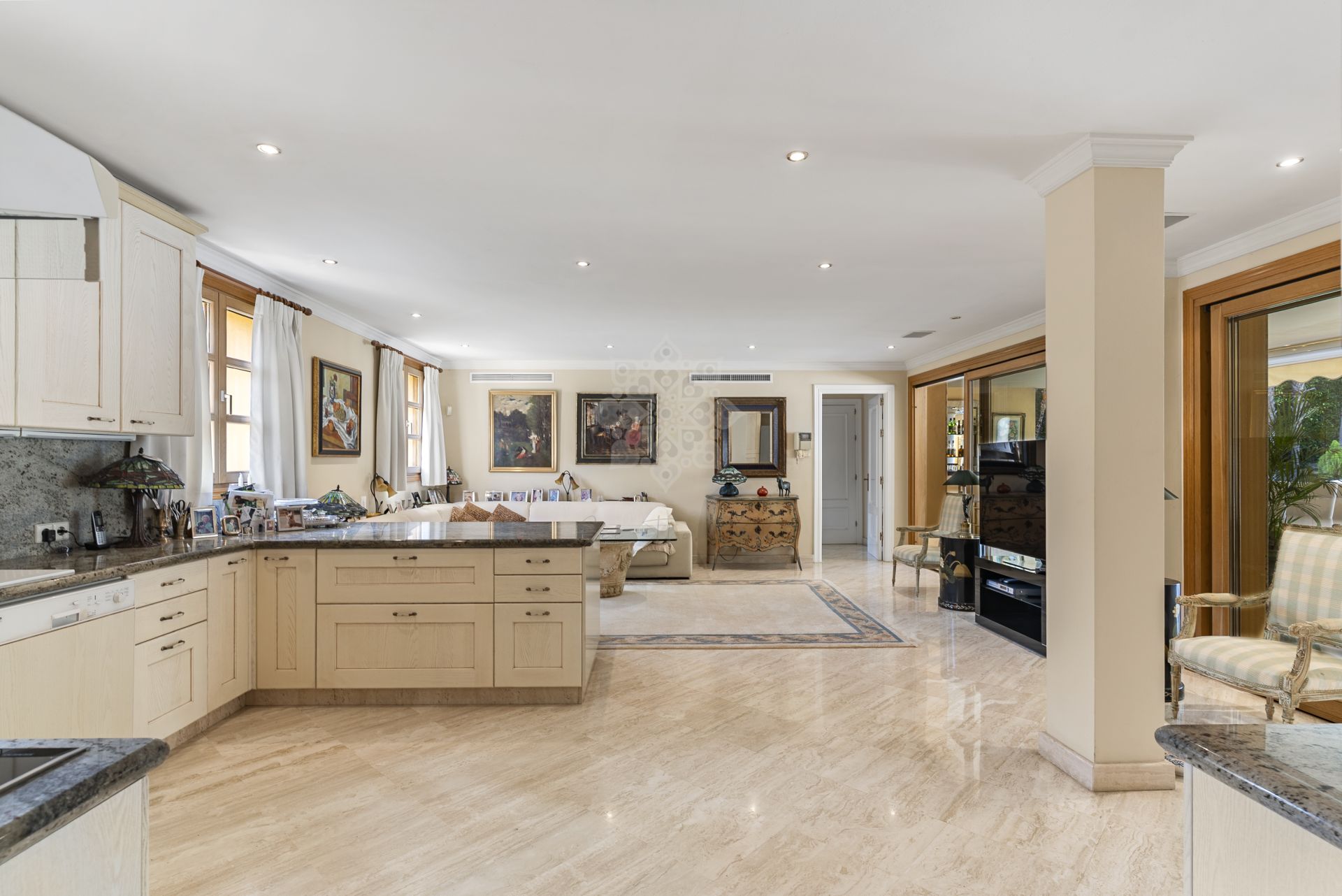 Villa in Nueva Andalucia, Marbella