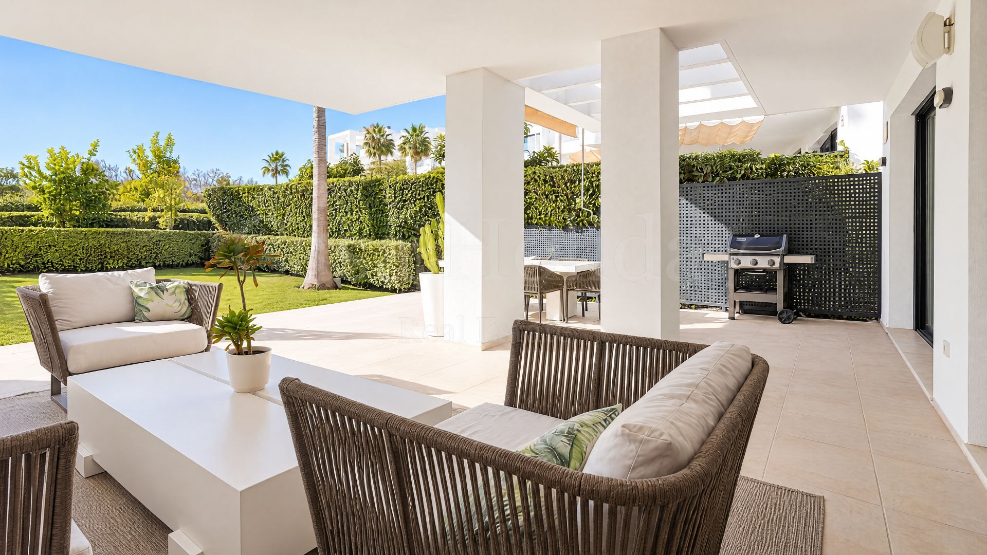 Ground Floor Apartment in Atalaya, Estepona