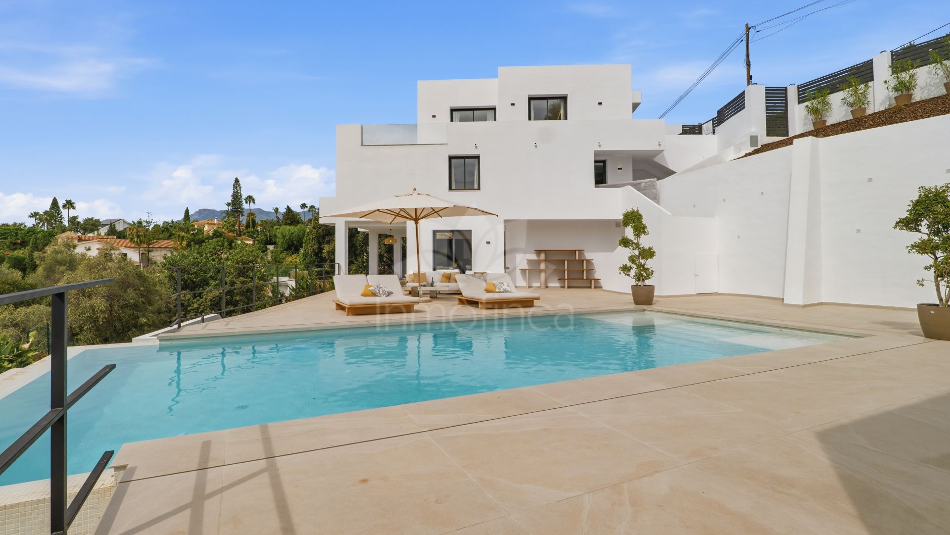 Villa in El Rosario, Marbella