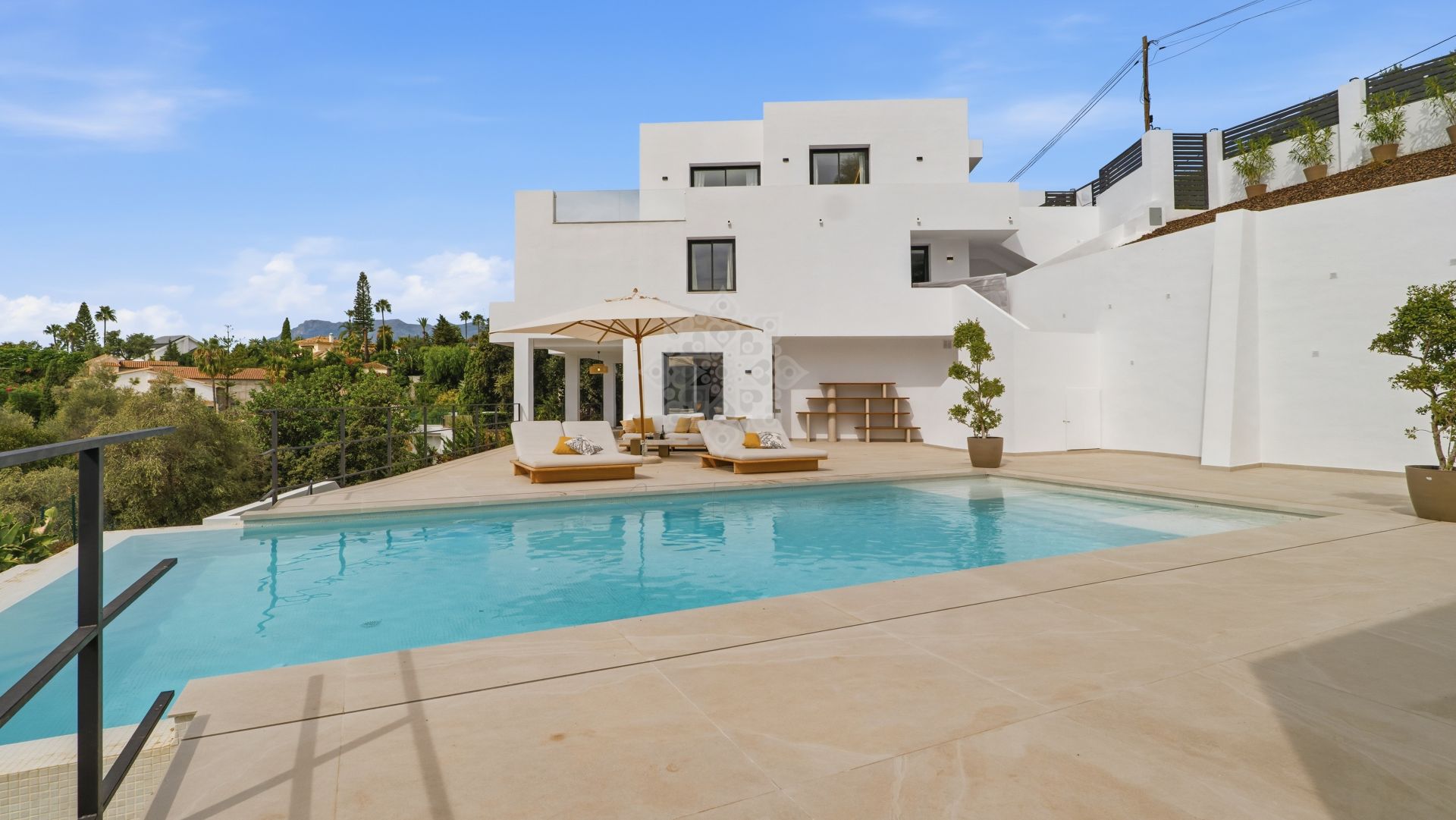 Villa in El Rosario, Marbella