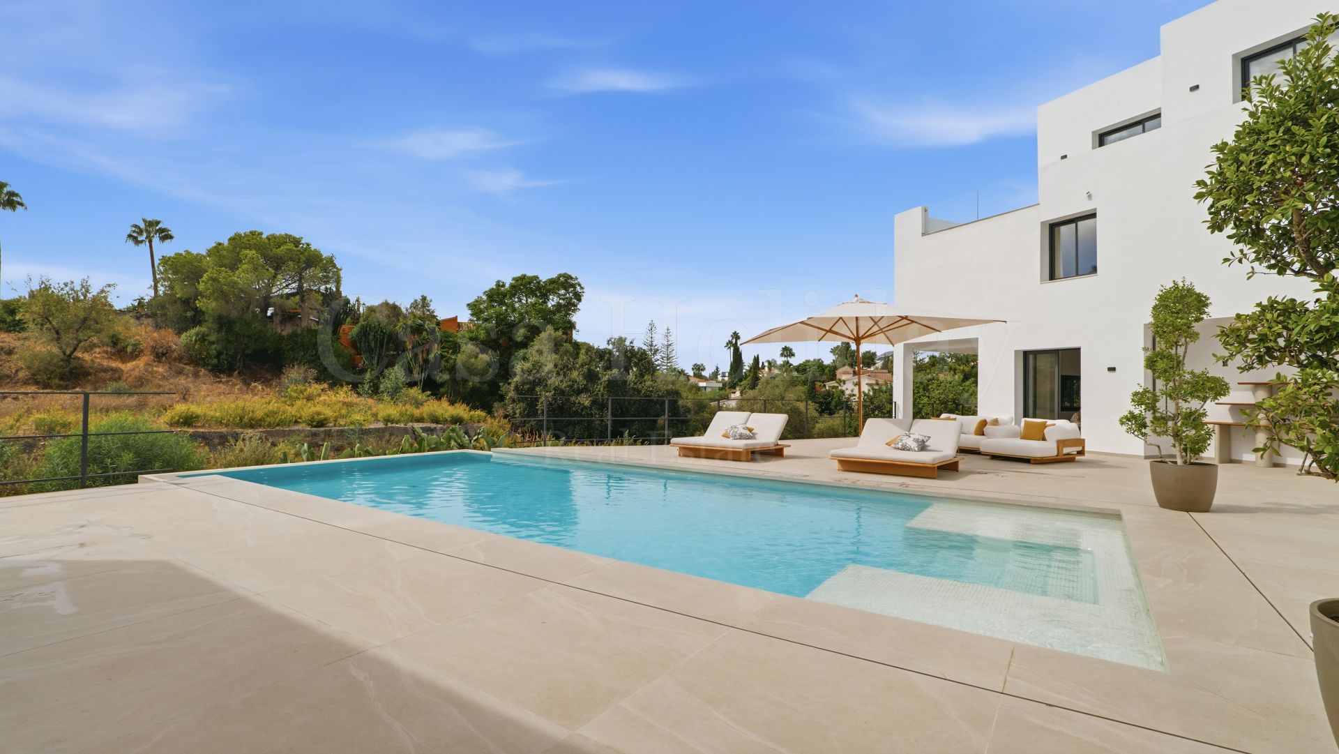 Villa in El Rosario, Marbella