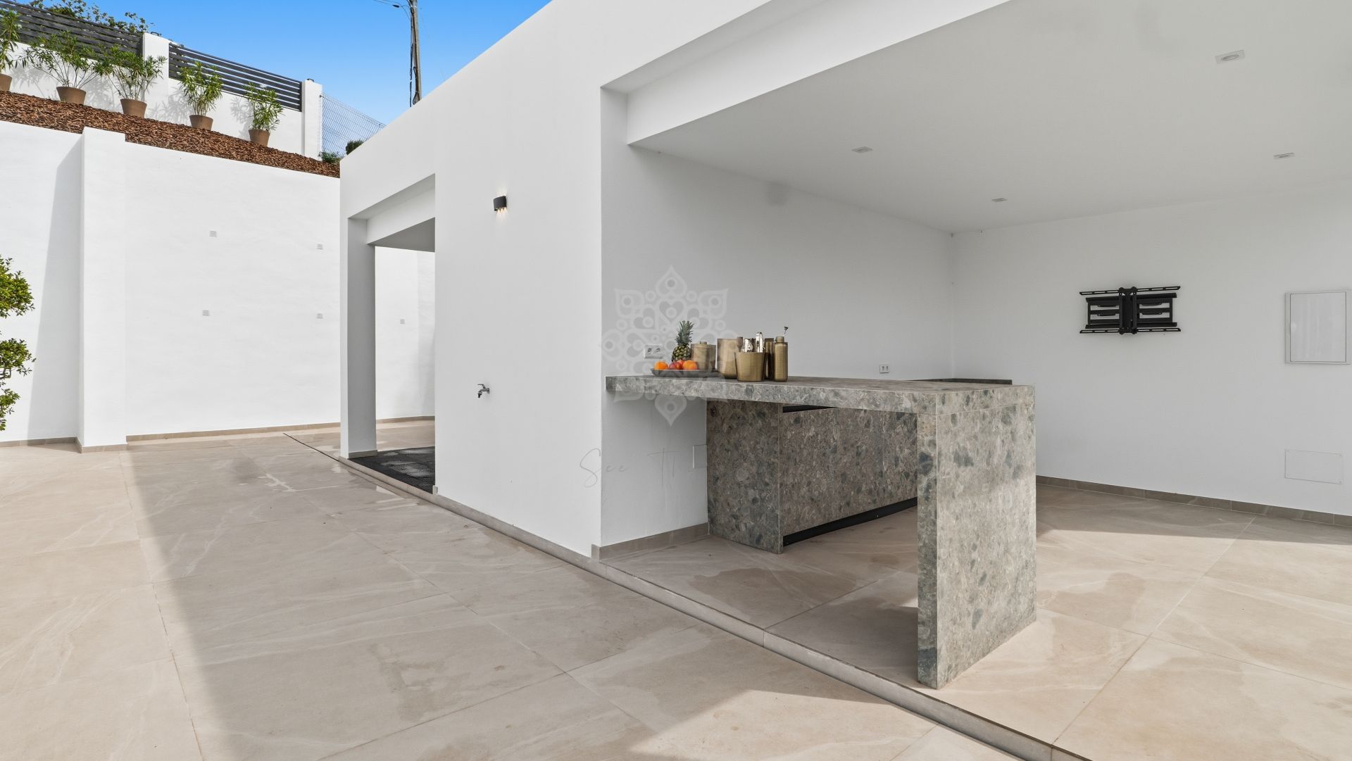 Villa in El Rosario, Marbella