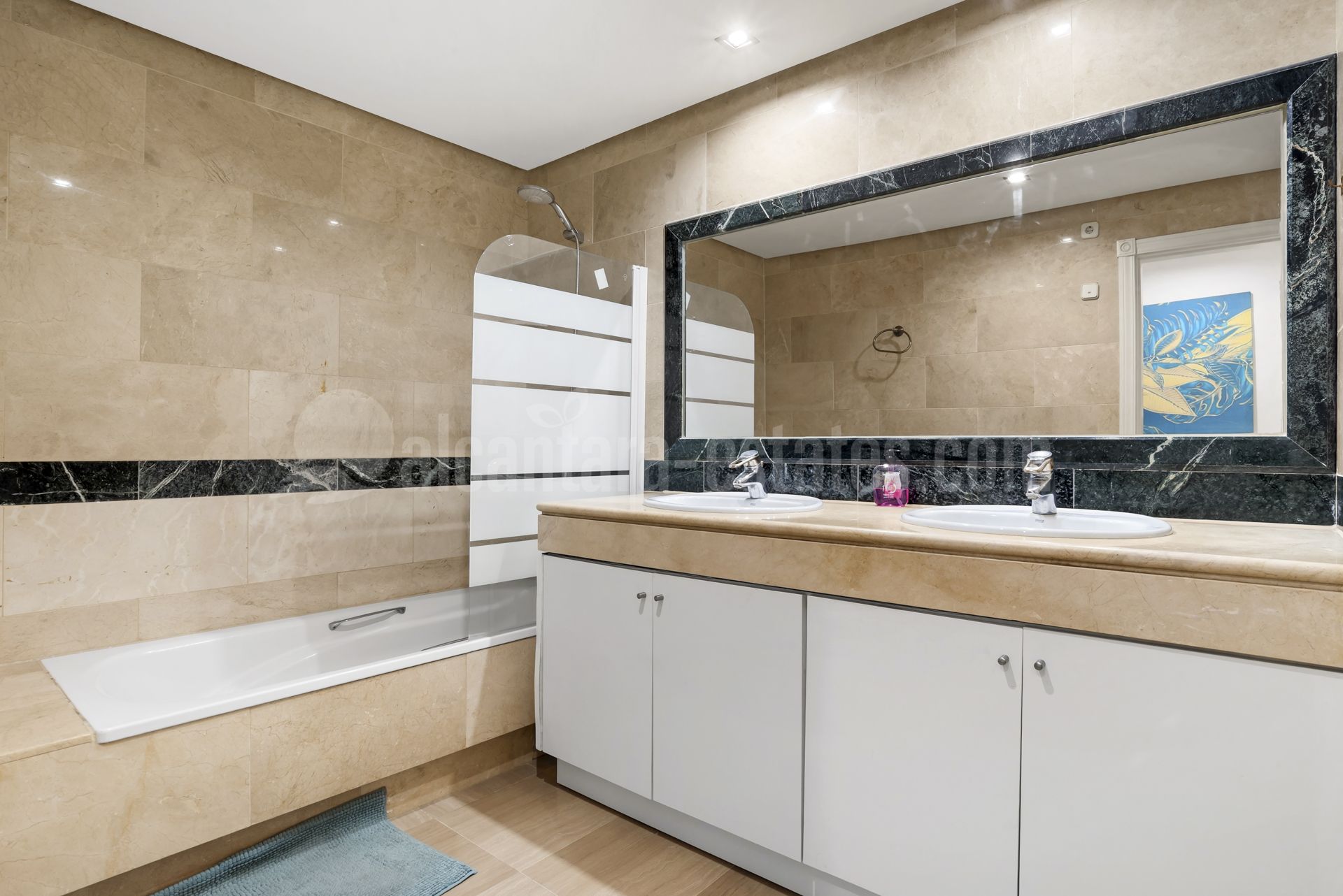 Ground Floor Apartment in Bahia de Marbella, Marbella