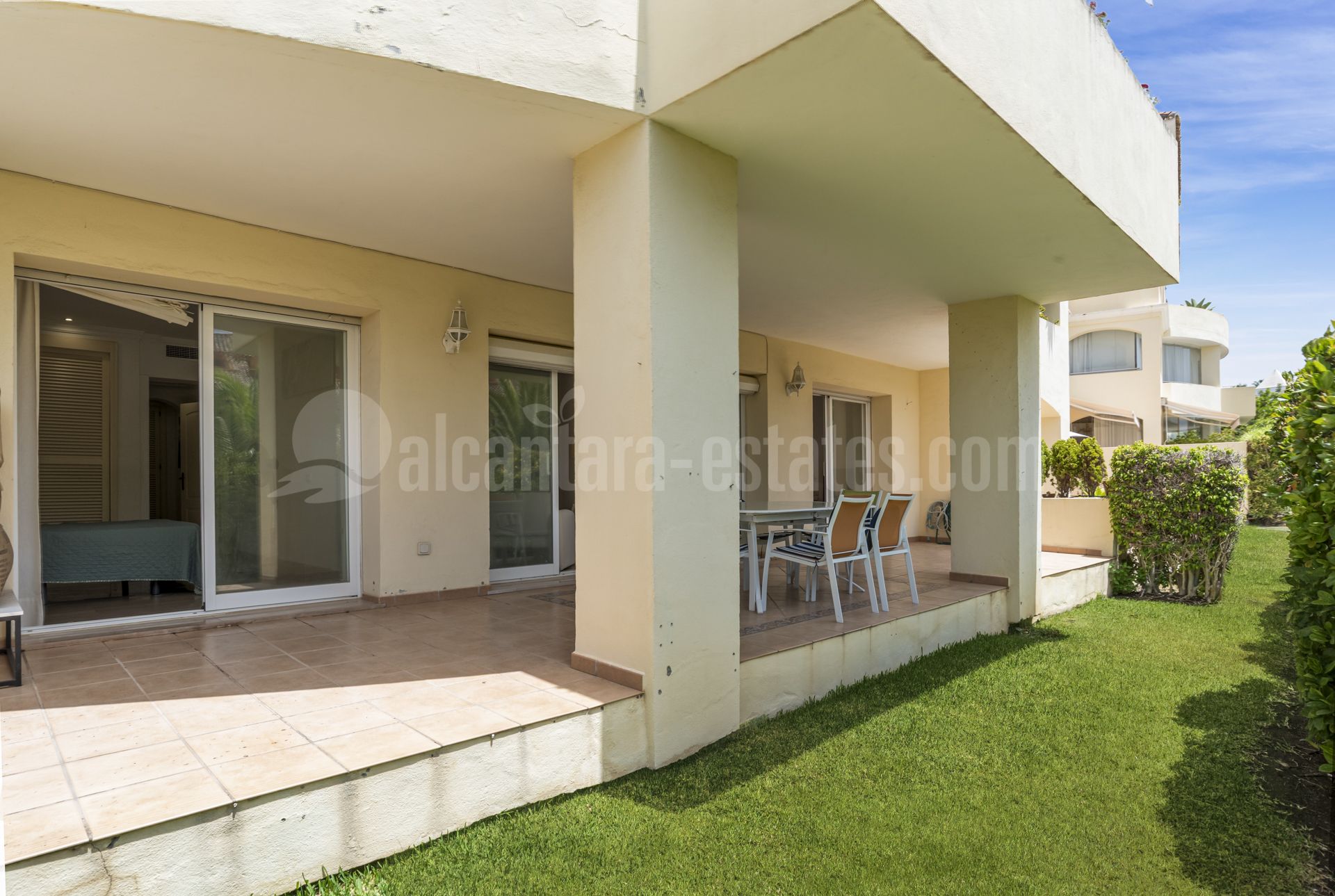 Ground Floor Apartment in Bahia de Marbella, Marbella
