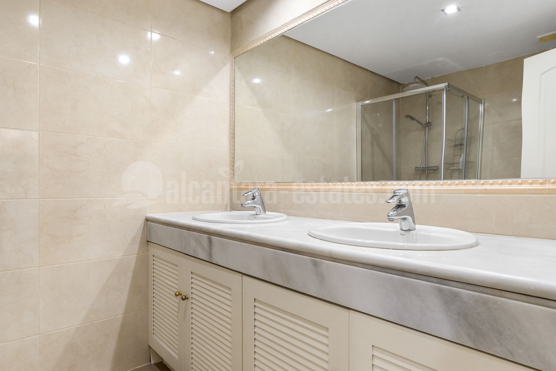 Ground Floor Apartment in Bahia de Marbella, Marbella