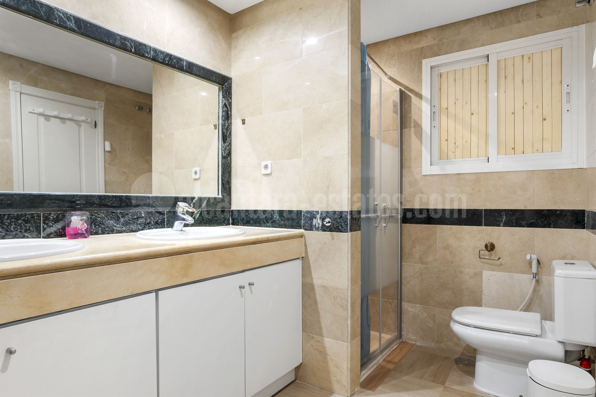 Ground Floor Apartment in Bahia de Marbella, Marbella