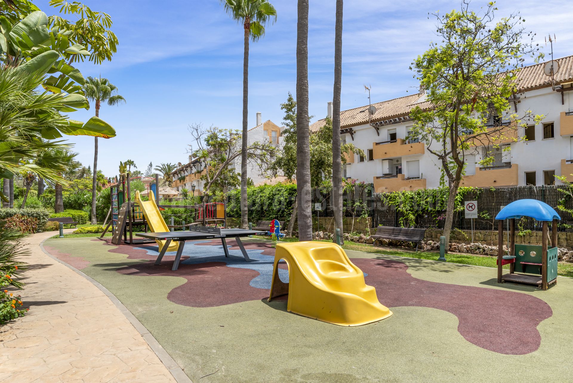 Ground Floor Apartment in Bahia de Marbella, Marbella