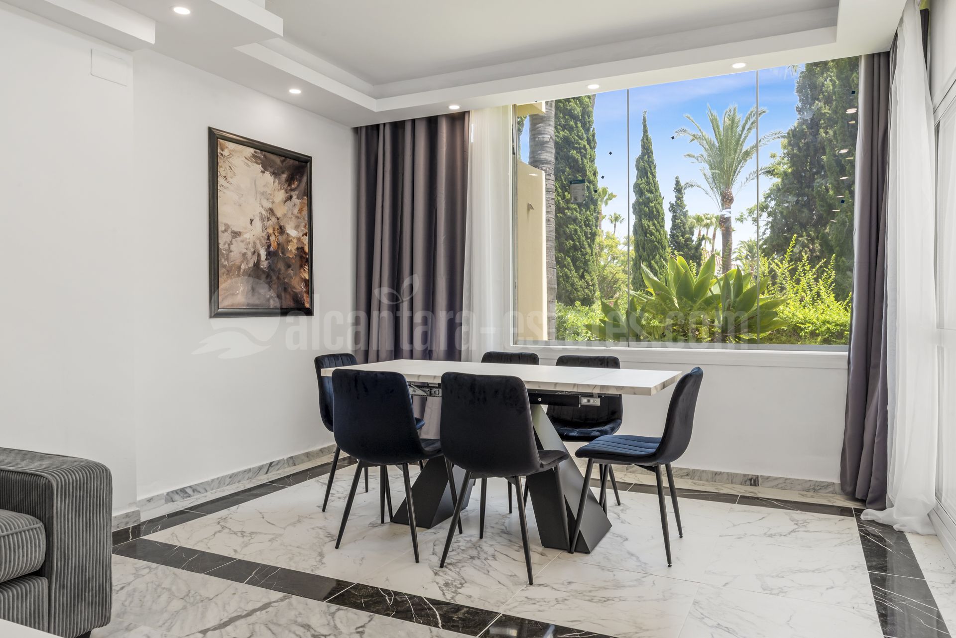 Ground Floor Apartment in Bahia de Marbella, Marbella