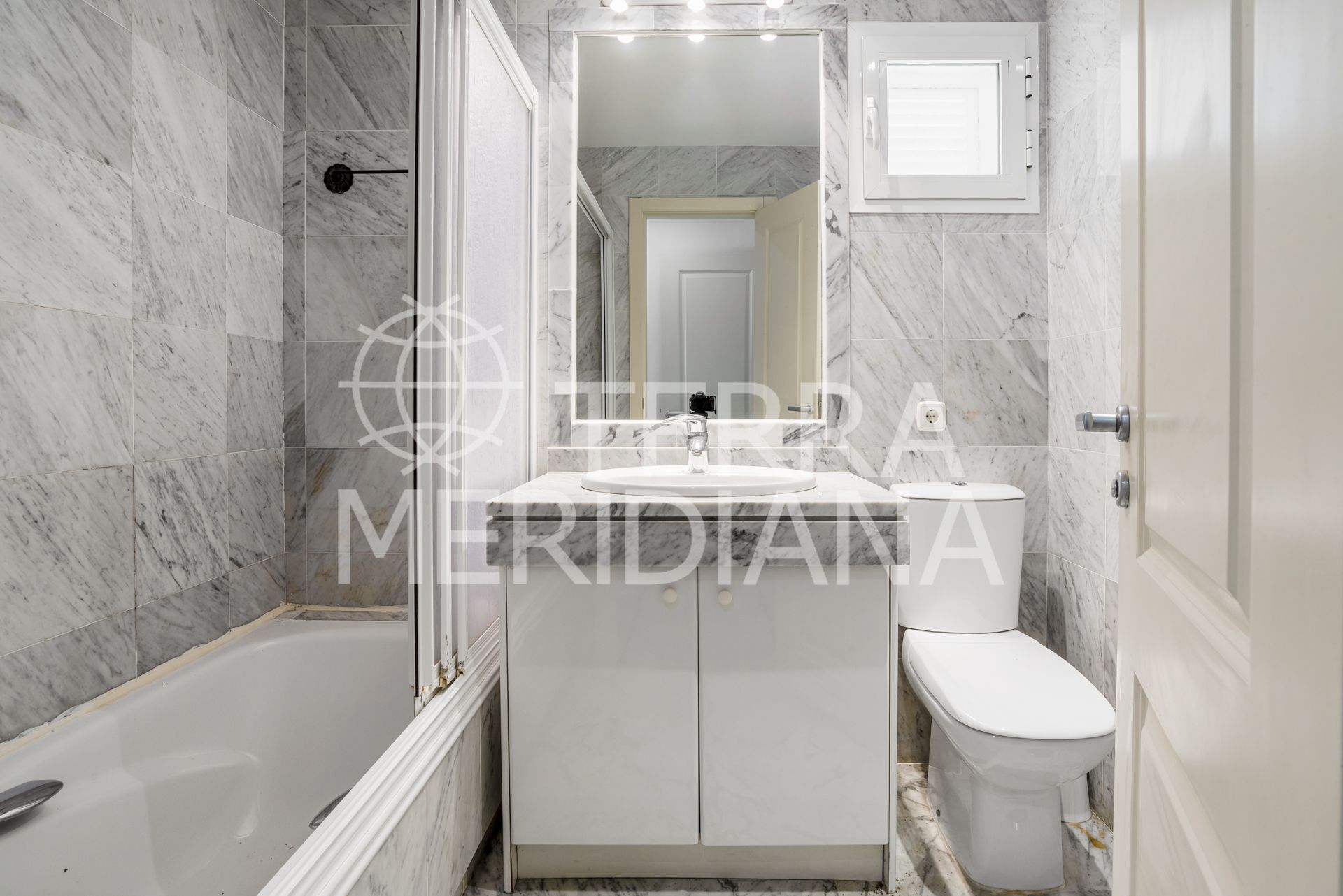 Ground Floor Apartment in Las Brisas, Marbella