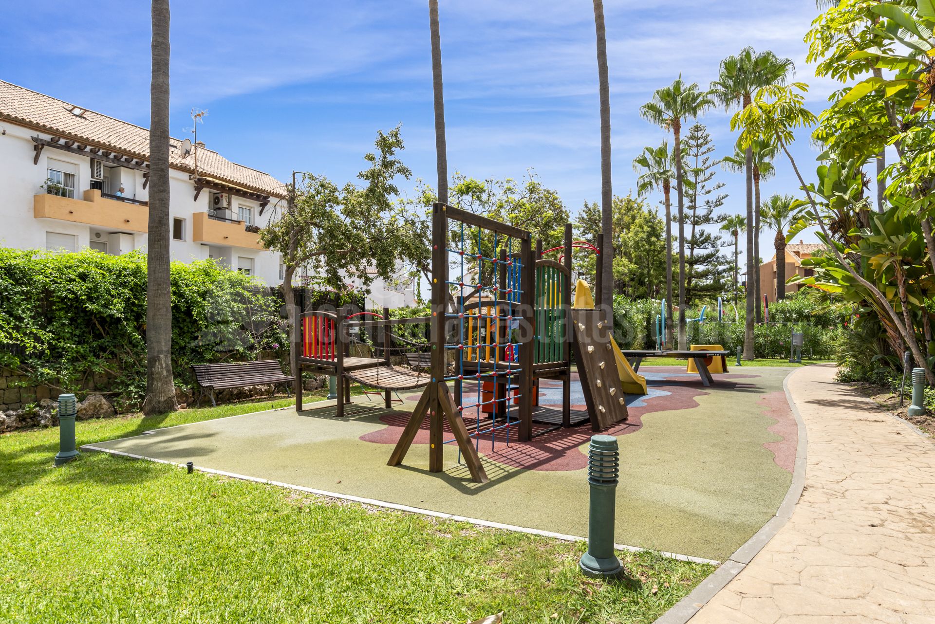 Ground Floor Apartment in Bahia de Marbella, Marbella