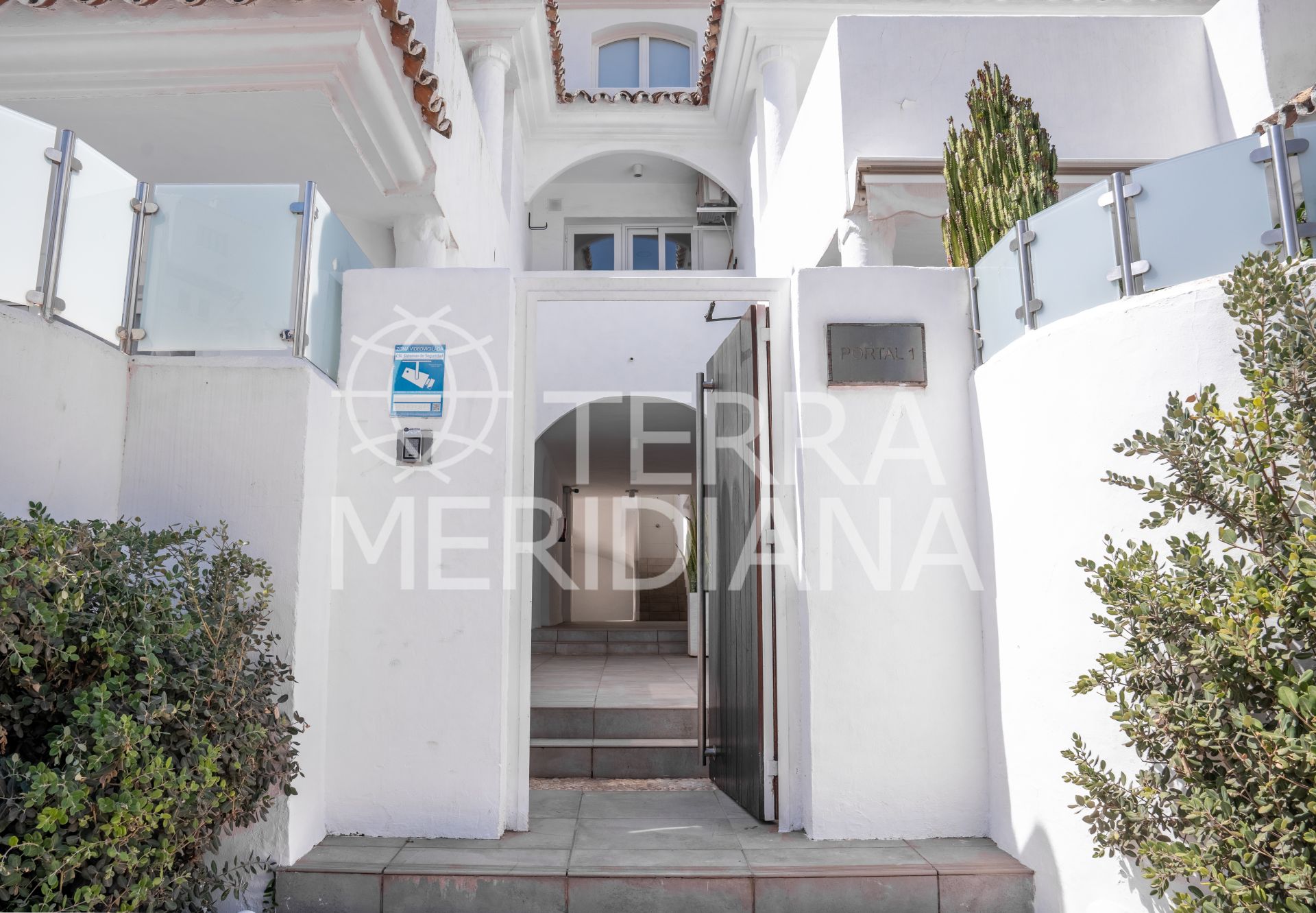 Duplex in Nueva Andalucia, Marbella