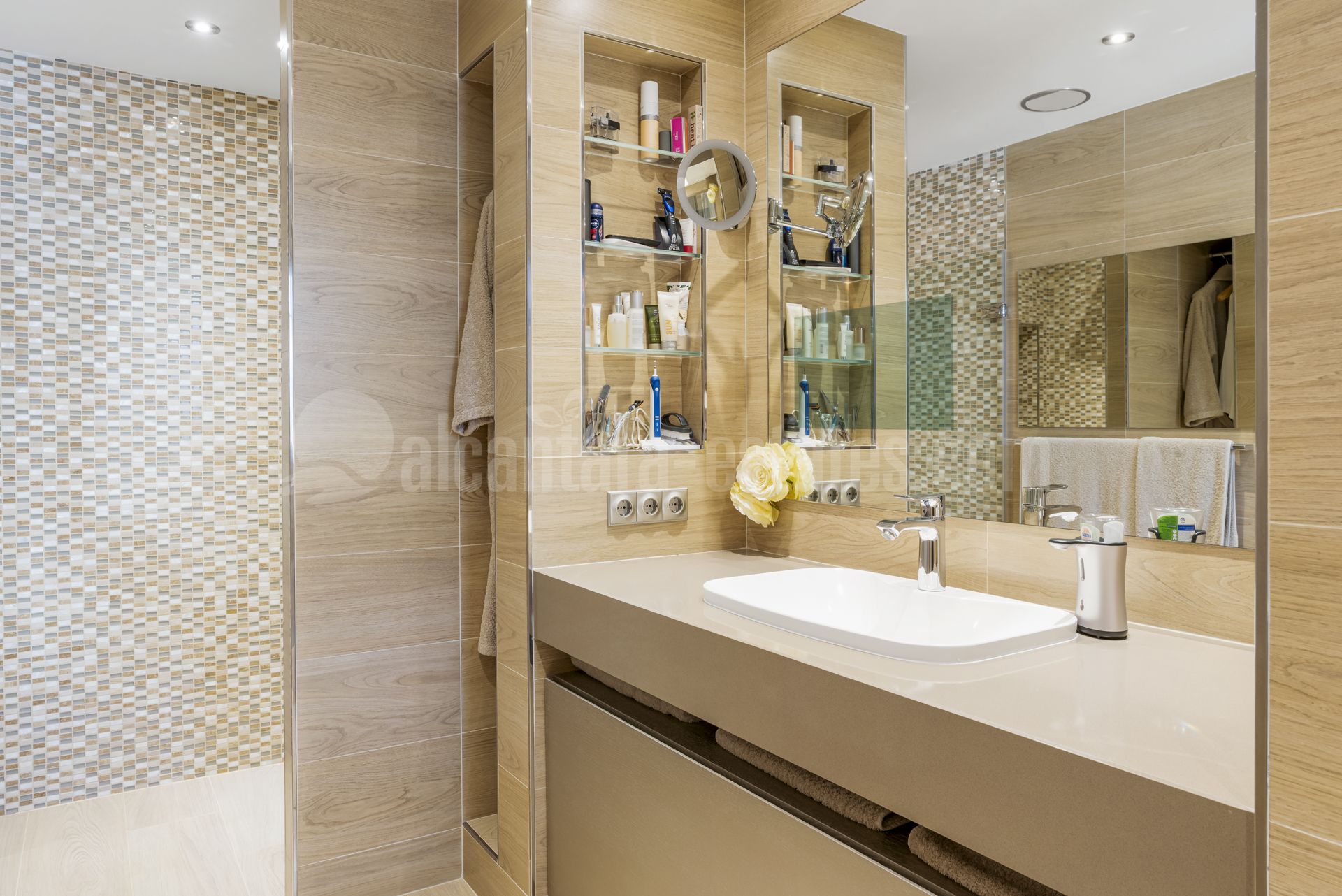 Atico Duplex en Los Almendros, Benahavis