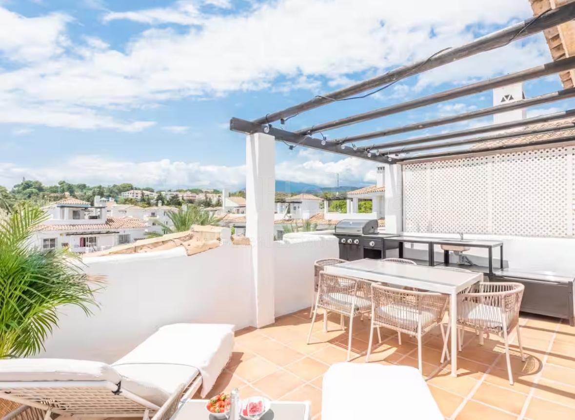 Penthouse in Los Naranjos de Marbella, Marbella