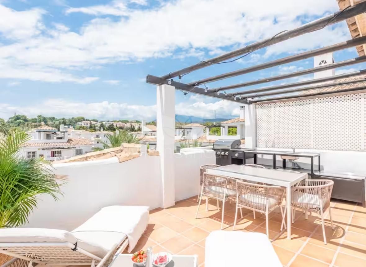 Penthouse in Los Naranjos de Marbella, Marbella