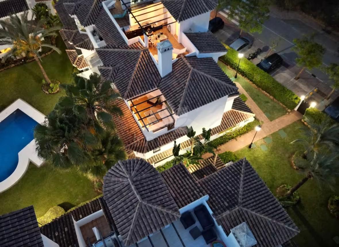 Penthouse in Los Naranjos de Marbella, Marbella