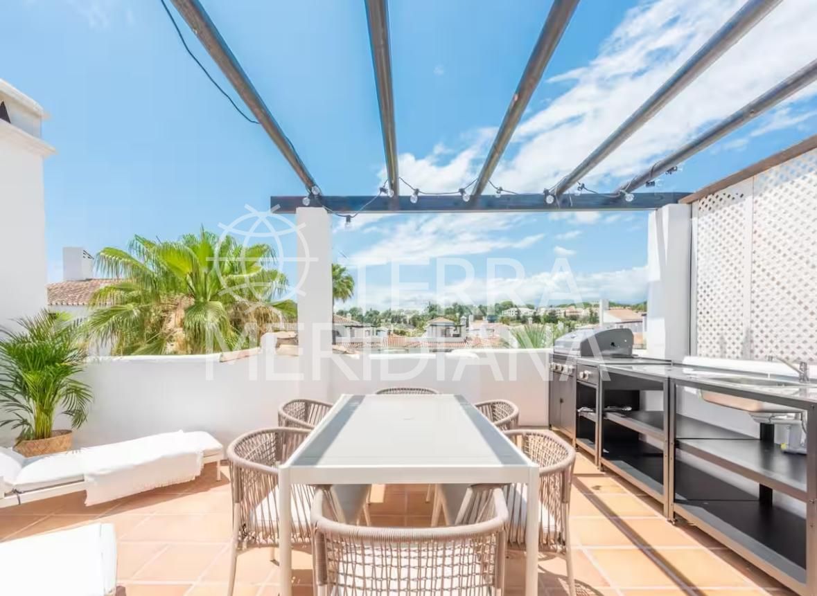 Penthouse in Los Naranjos de Marbella, Marbella