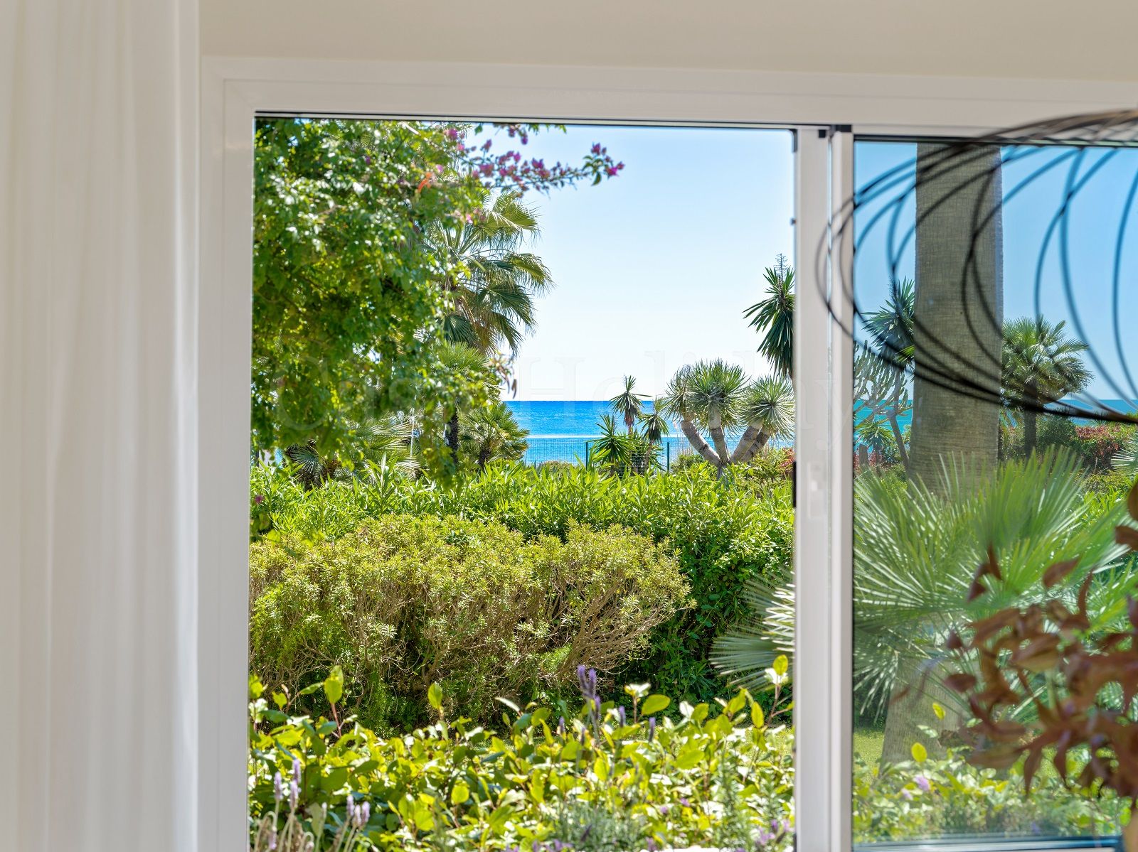 Apartamento Planta Baja en Estepona Este, Estepona