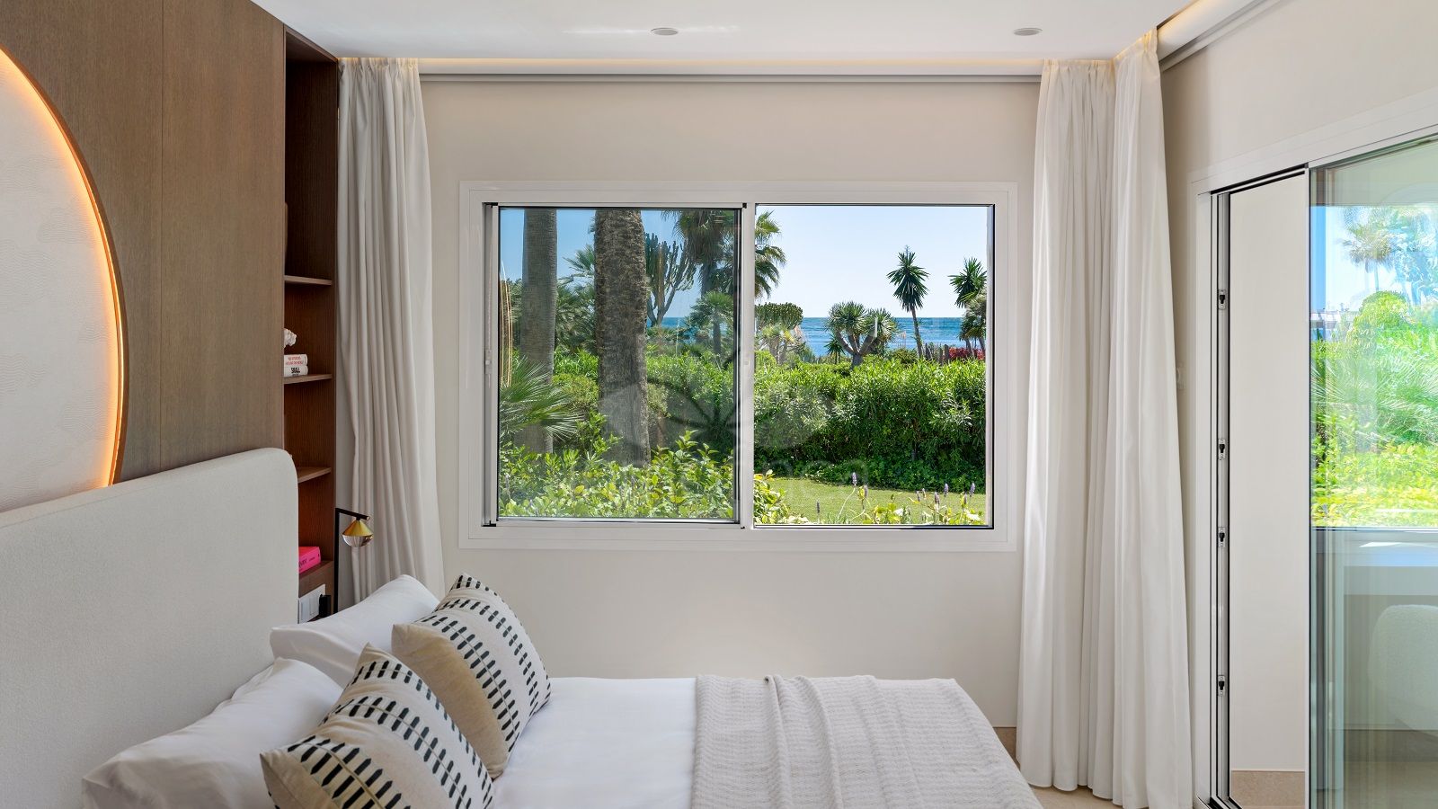 Apartamento Planta Baja en Estepona Este, Estepona