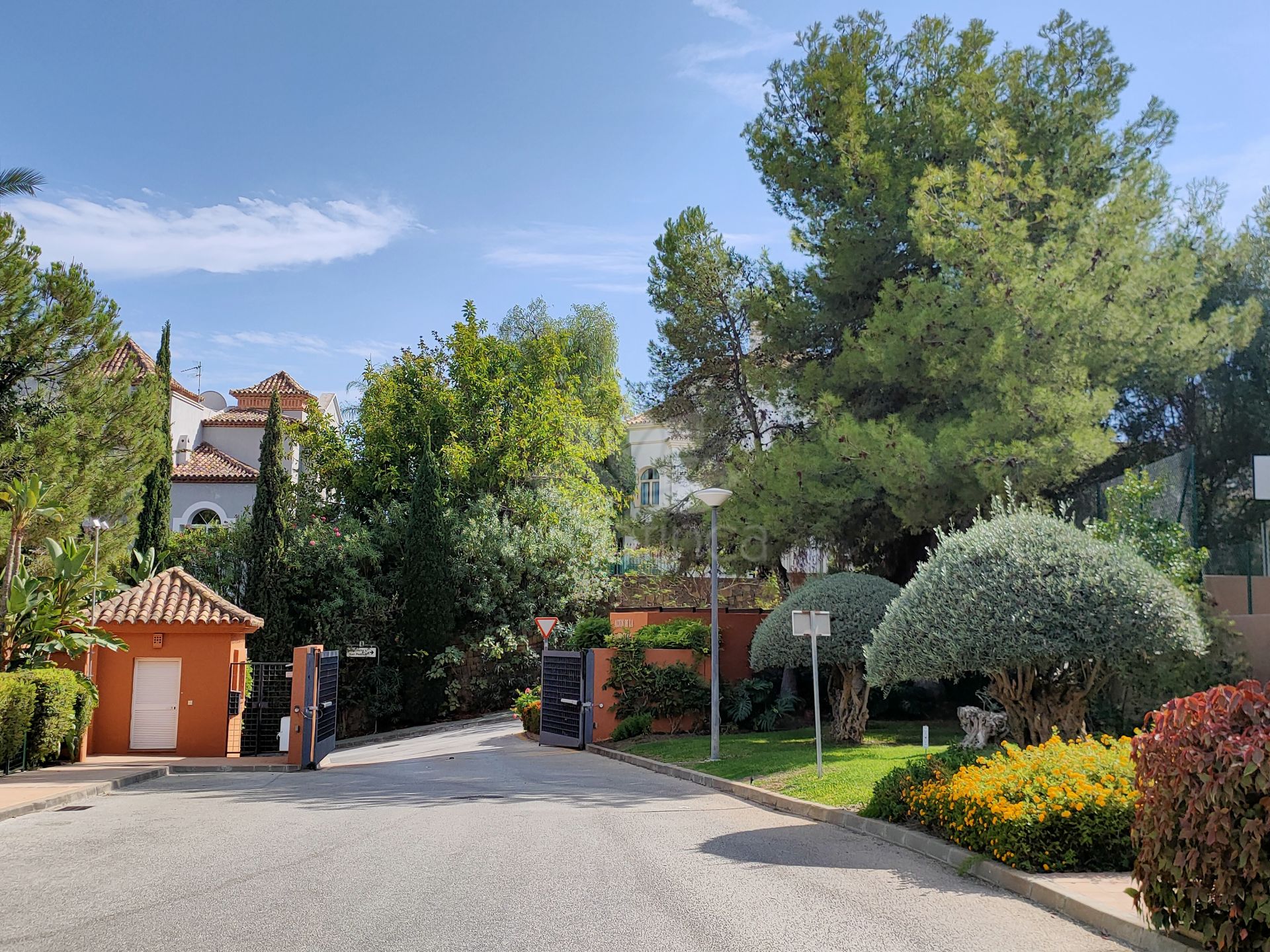 Apartment in Altos de La Quinta, Benahavis