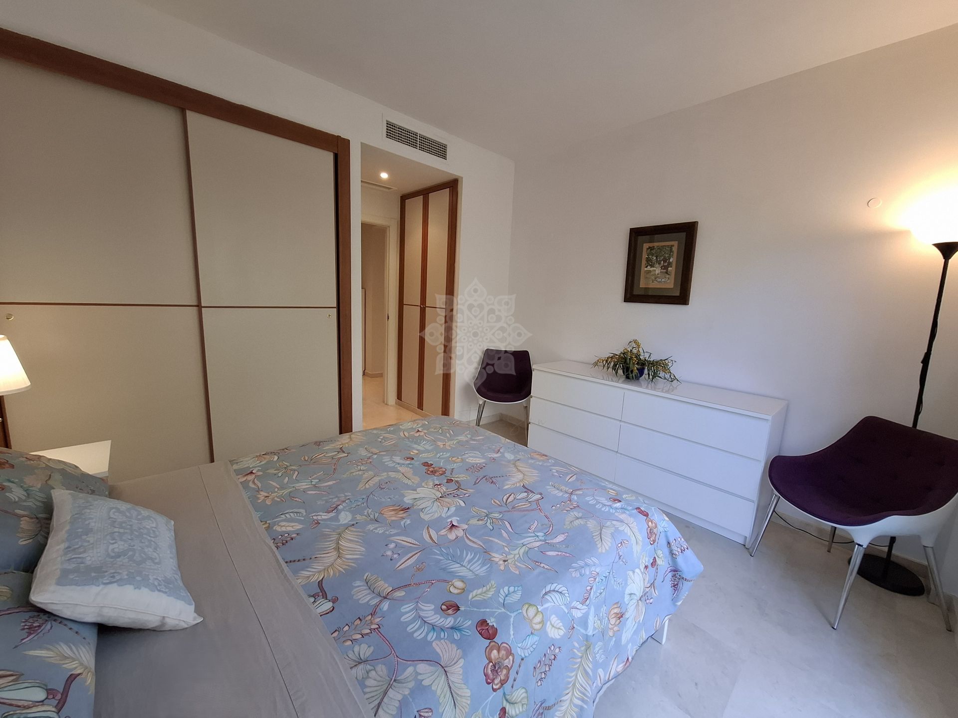 Apartamento en Altos de La Quinta, Benahavis