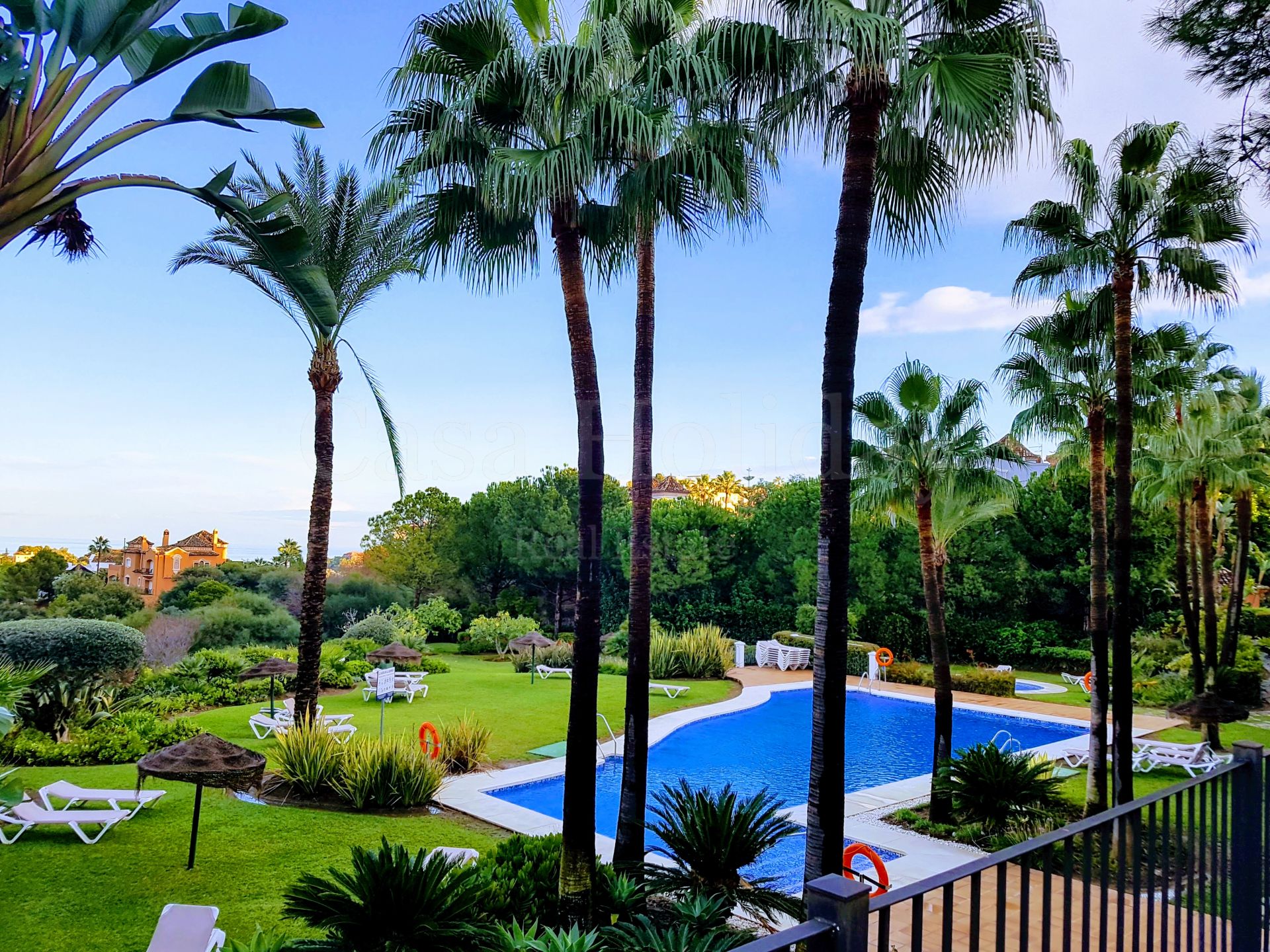 Apartamento en Altos de La Quinta, Benahavis