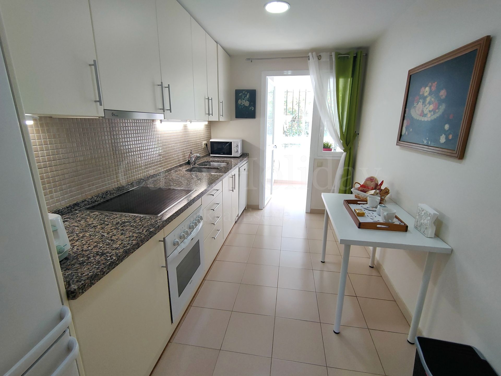 Apartamento en Altos de La Quinta, Benahavis