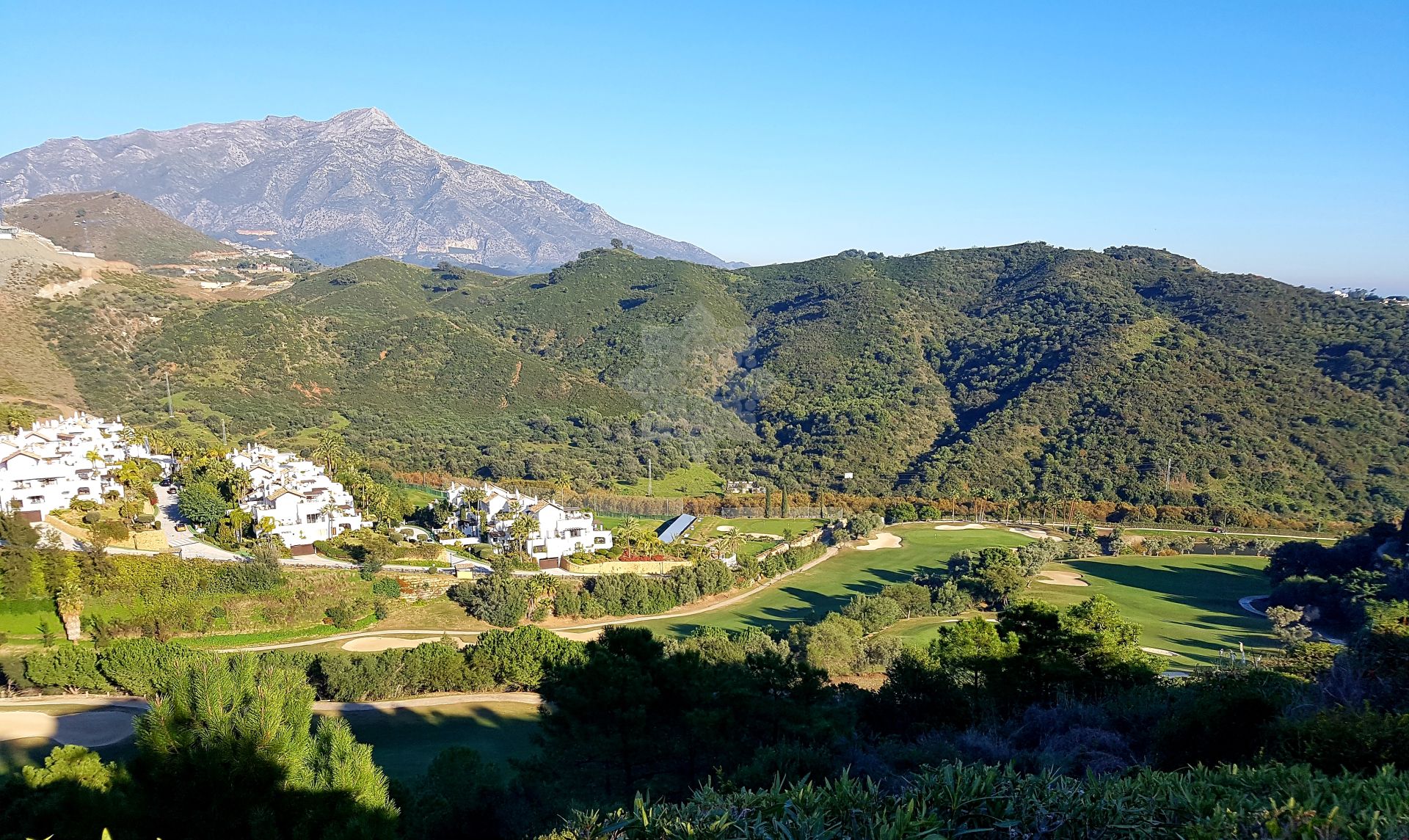 Apartamento en Altos de La Quinta, Benahavis