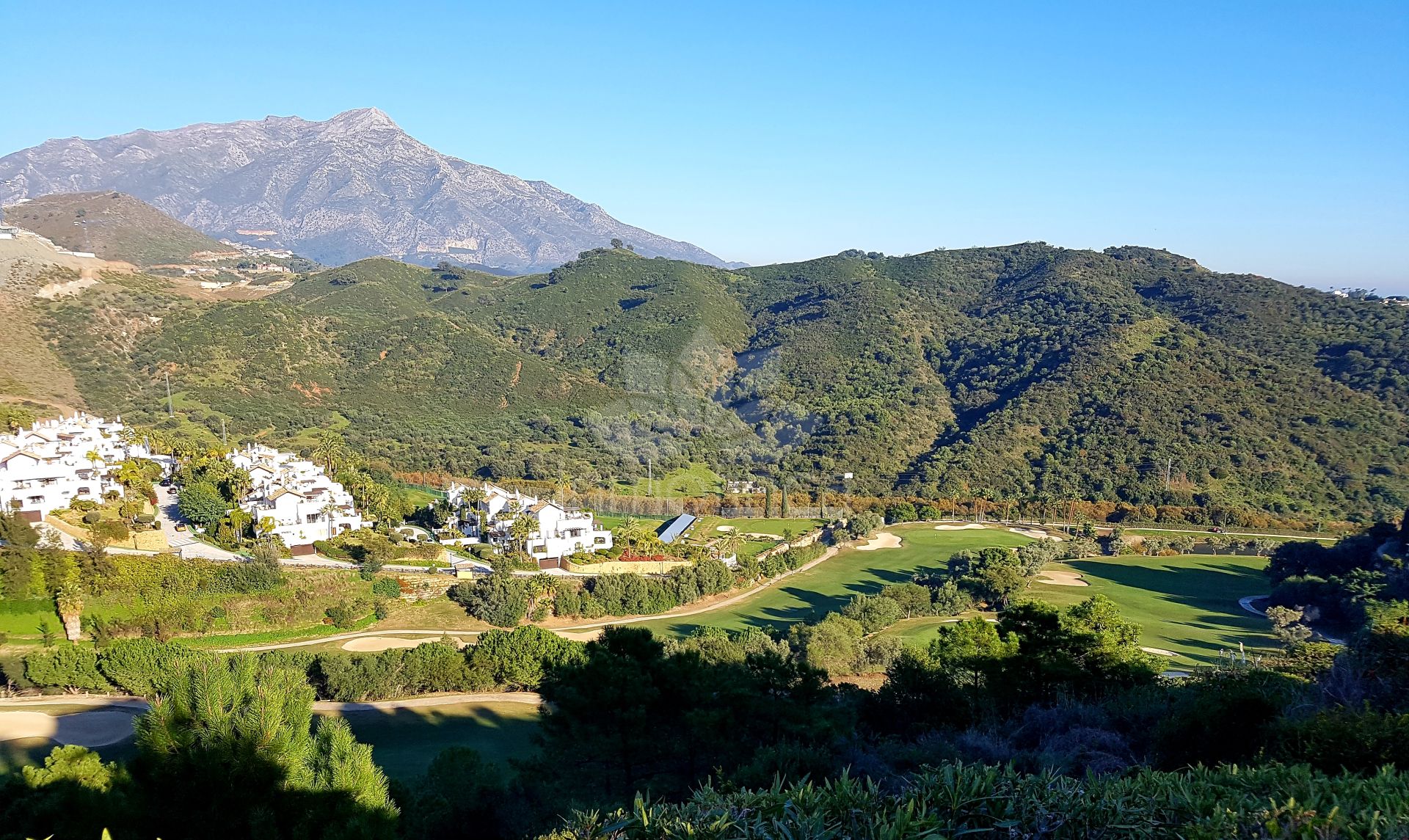 Apartment in Altos de La Quinta, Benahavis