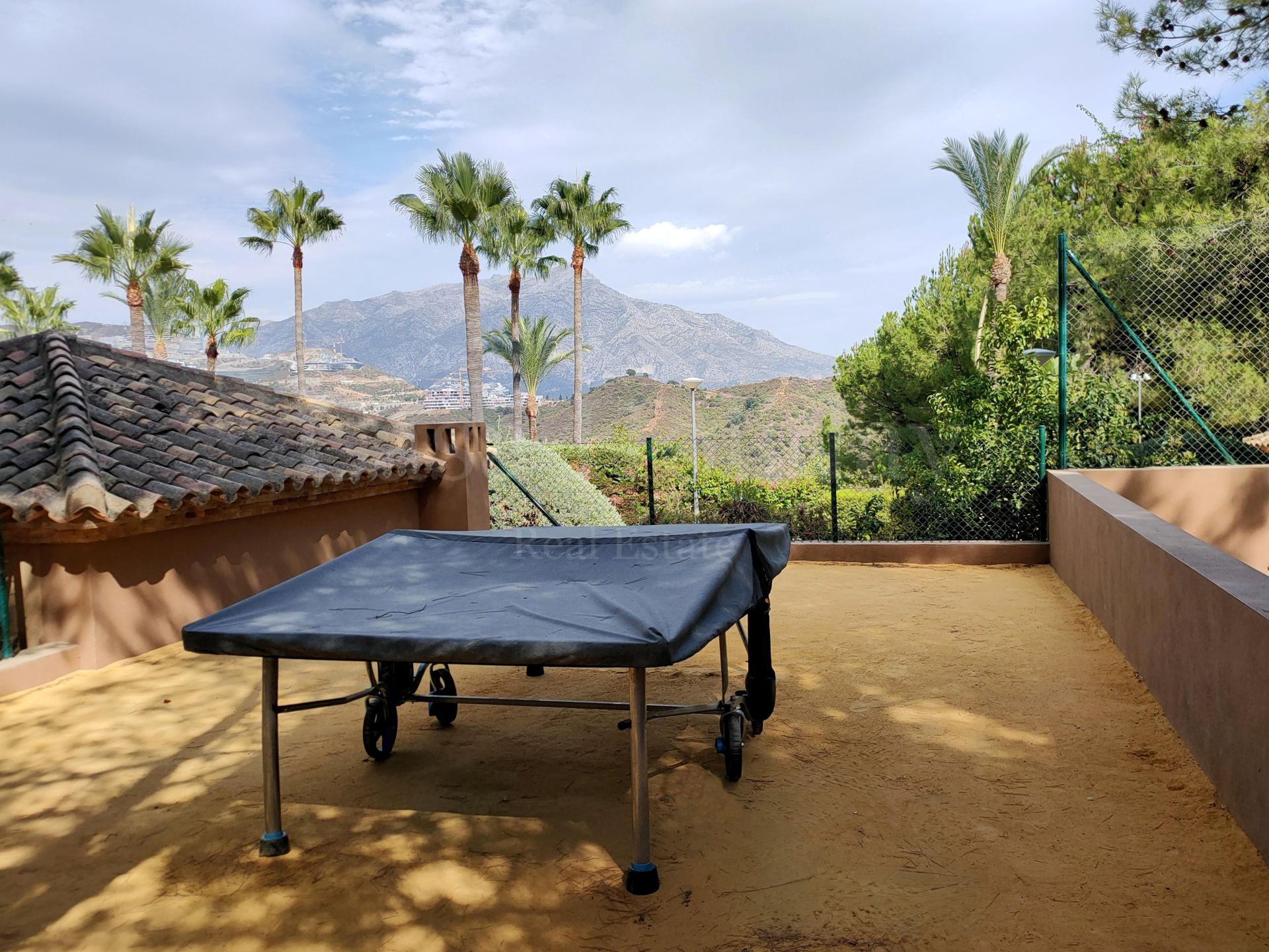 Apartamento en Altos de La Quinta, Benahavis