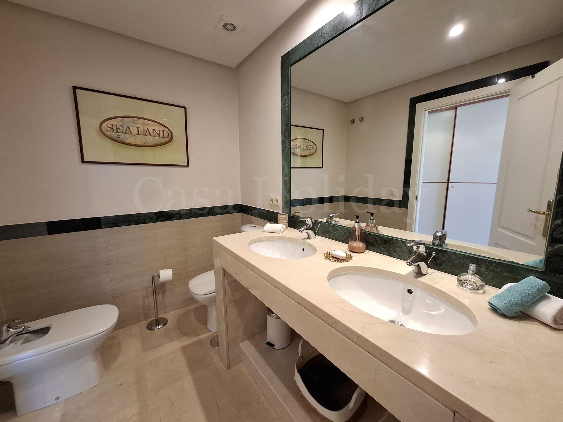 Apartamento en Altos de La Quinta, Benahavis