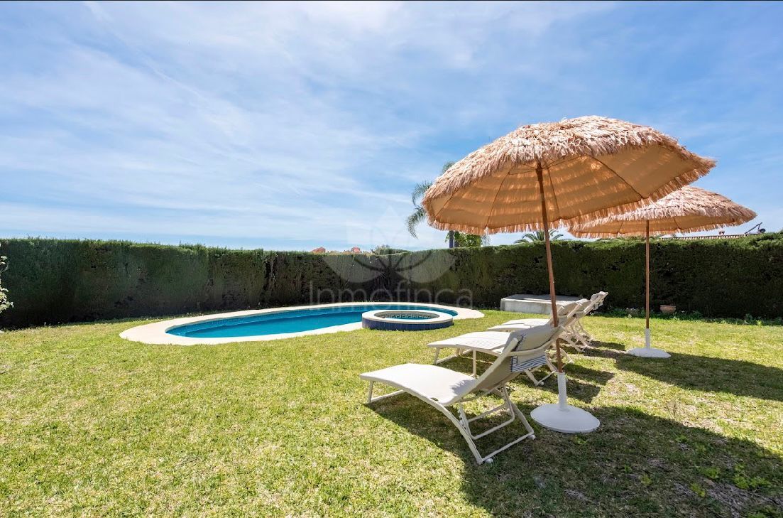 Villa in New Golden Mile, Estepona