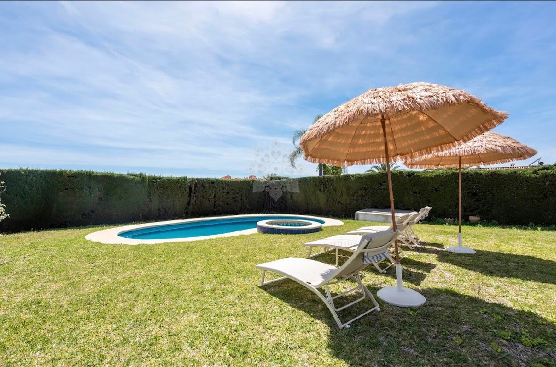 Villa in New Golden Mile, Estepona