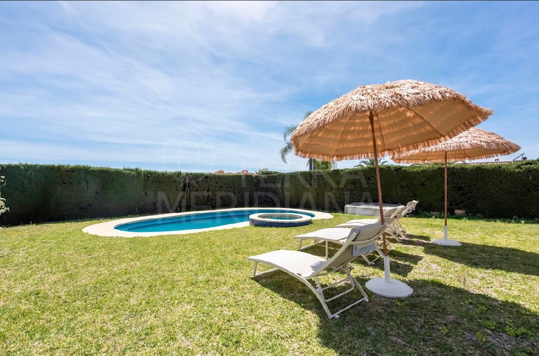 Villa in New Golden Mile, Estepona