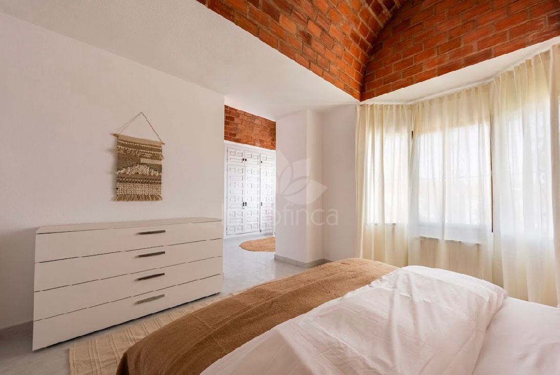 Villa in New Golden Mile, Estepona