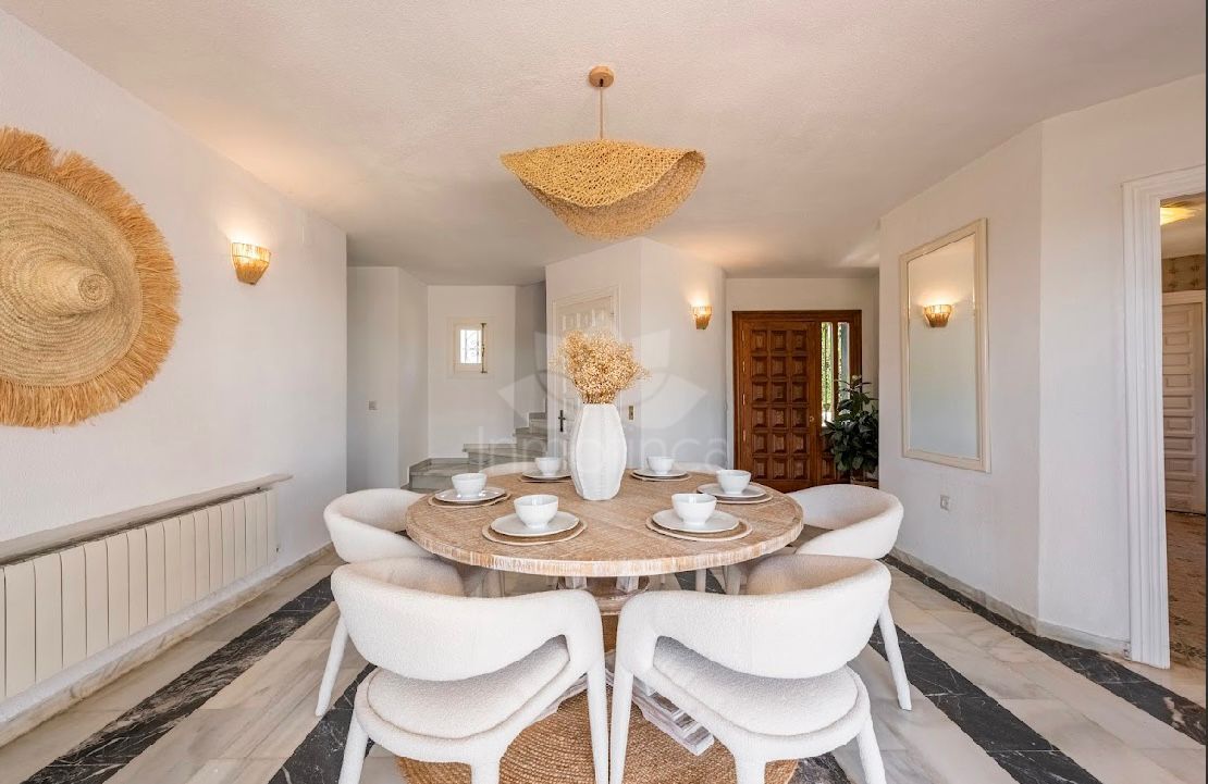 Villa in New Golden Mile, Estepona