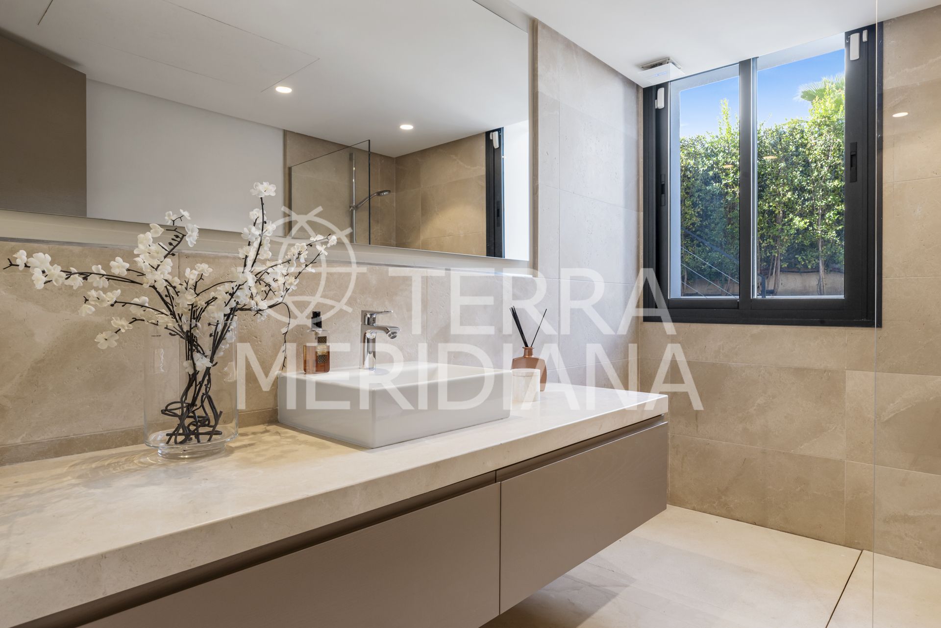 Villa in Los Olivos, Marbella