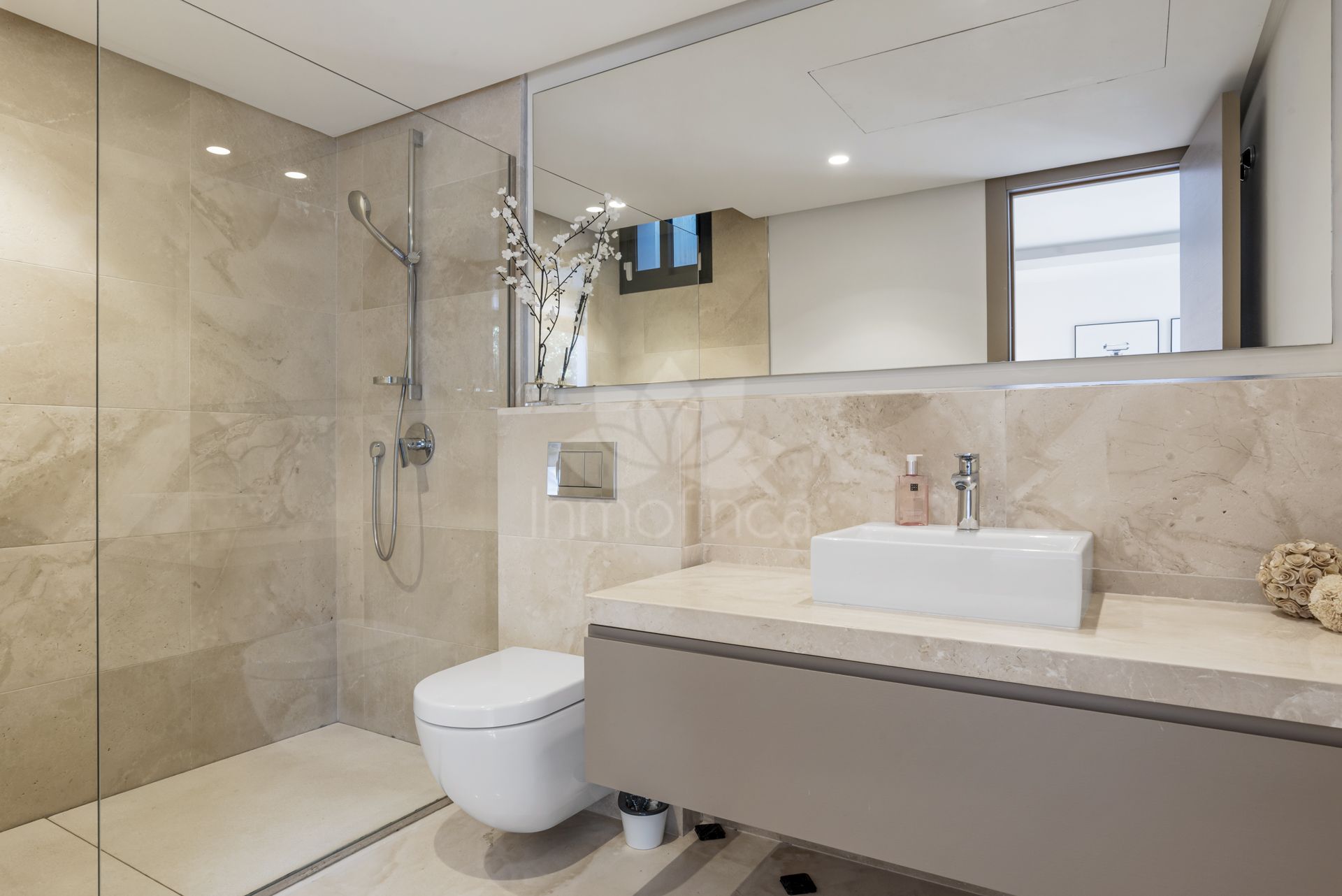 Villa in Los Olivos, Marbella