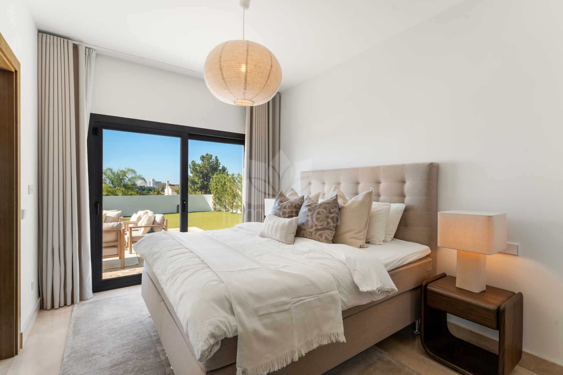 Villa in Atalaya Fairways, Benahavis