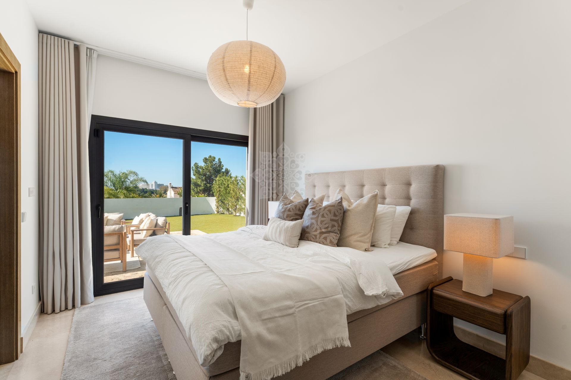 Villa in Atalaya Fairways, Benahavis