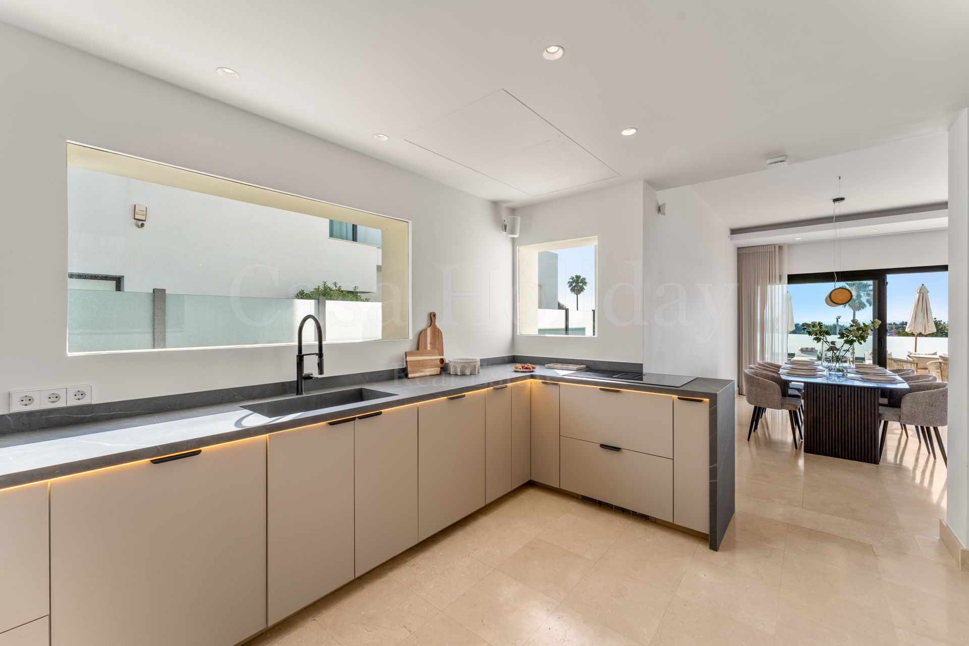 Villa en Atalaya Fairways, Benahavis