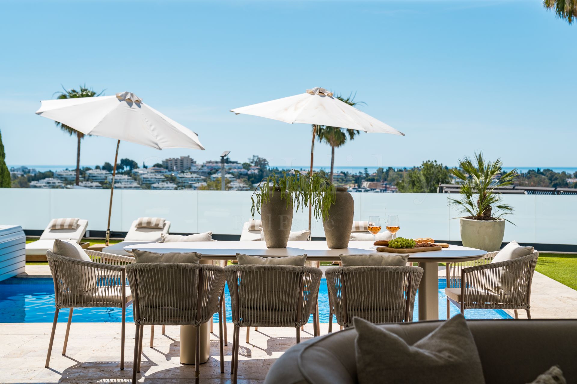 Villa en Atalaya Fairways, Benahavis