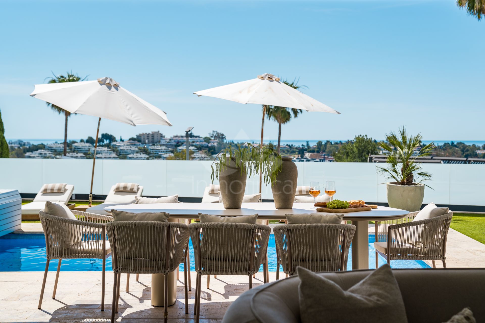 Villa in Atalaya Fairways, Benahavis