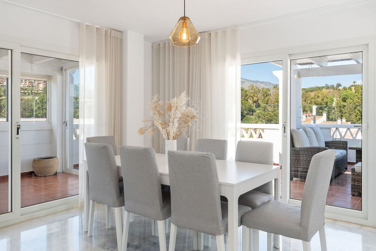 Penthouse w Nueva Andalucia, Marbella