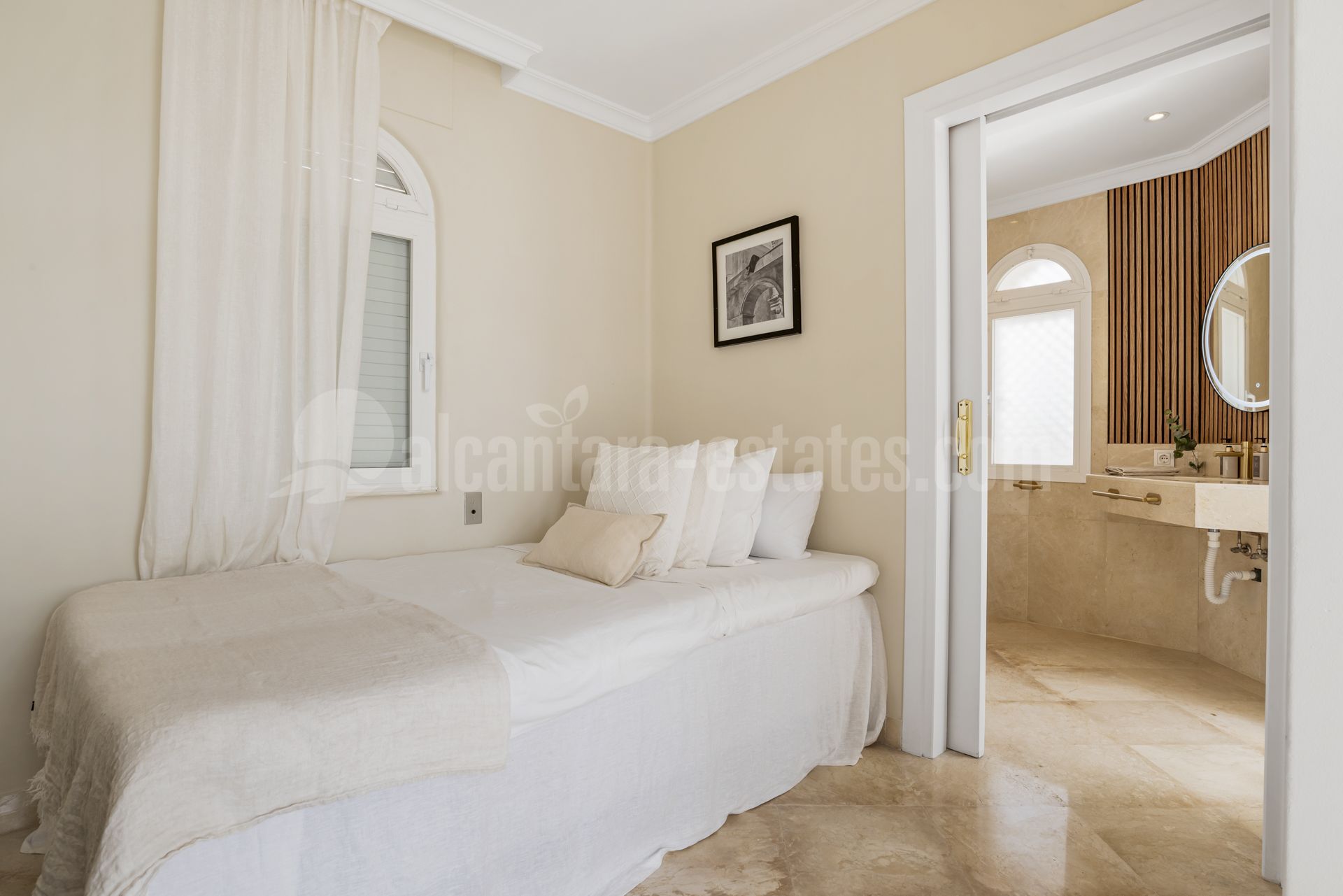 Duplex Penthouse in Marbella Golden Mile, Marbella